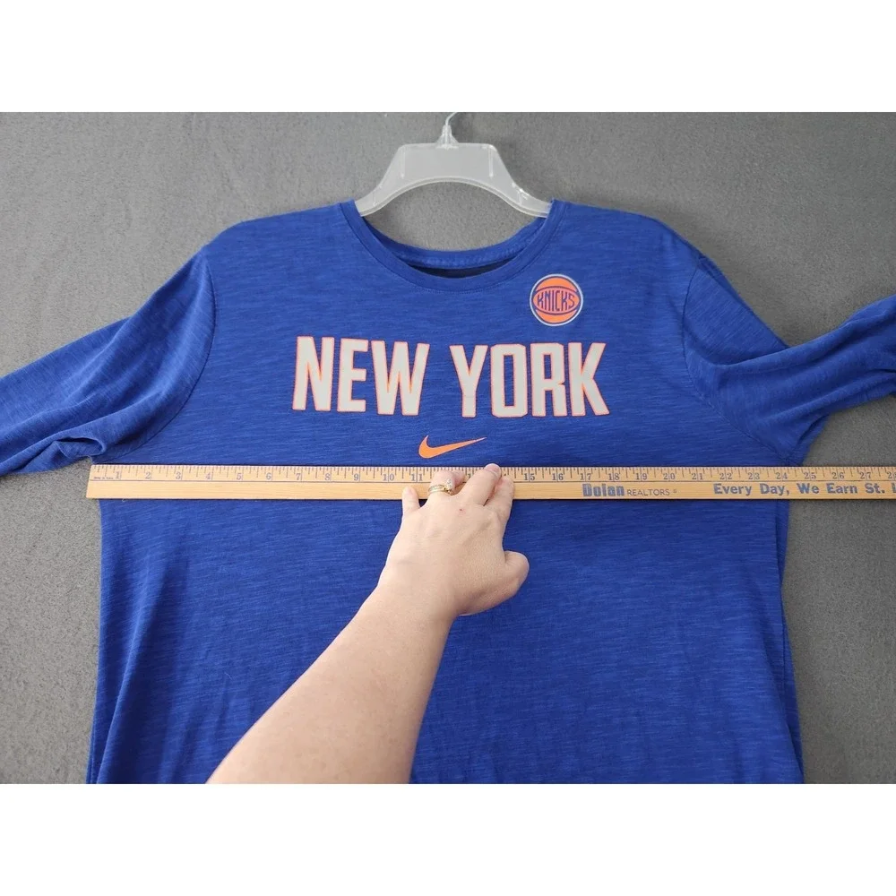 New York Knicks Nike NBA Dri Fit Shirt Size Men's XL Long Sleeve Athletic Fit